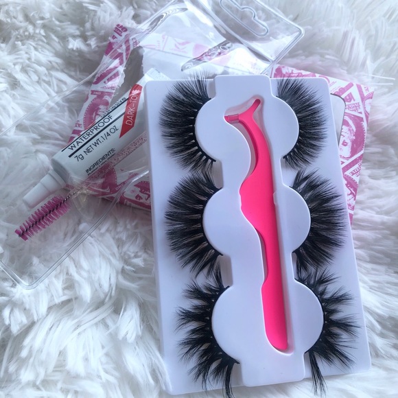 Lash Set - Picture 2 of 2